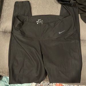 Nike small drifit leggings